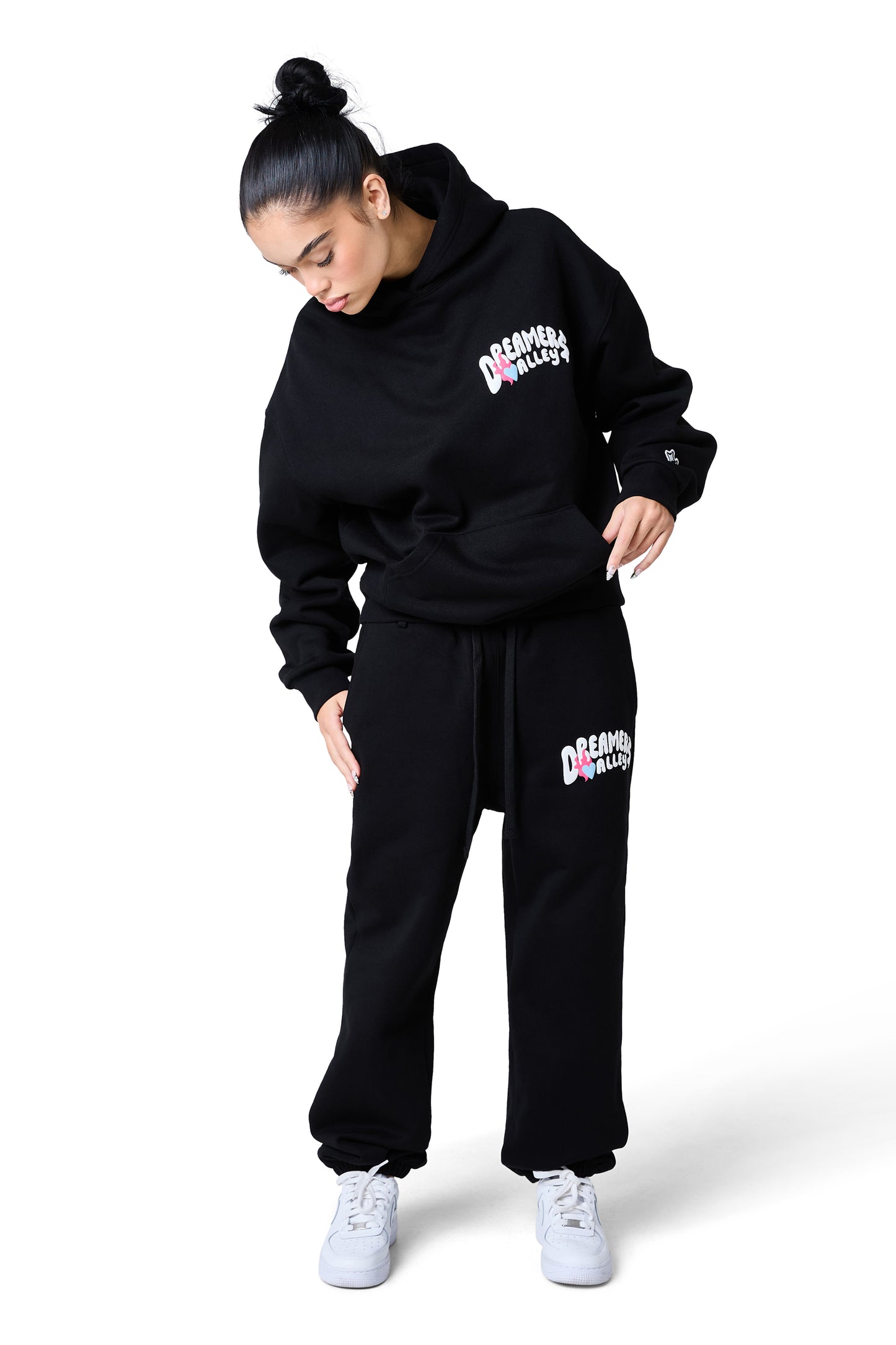 dreamers valley hood - black