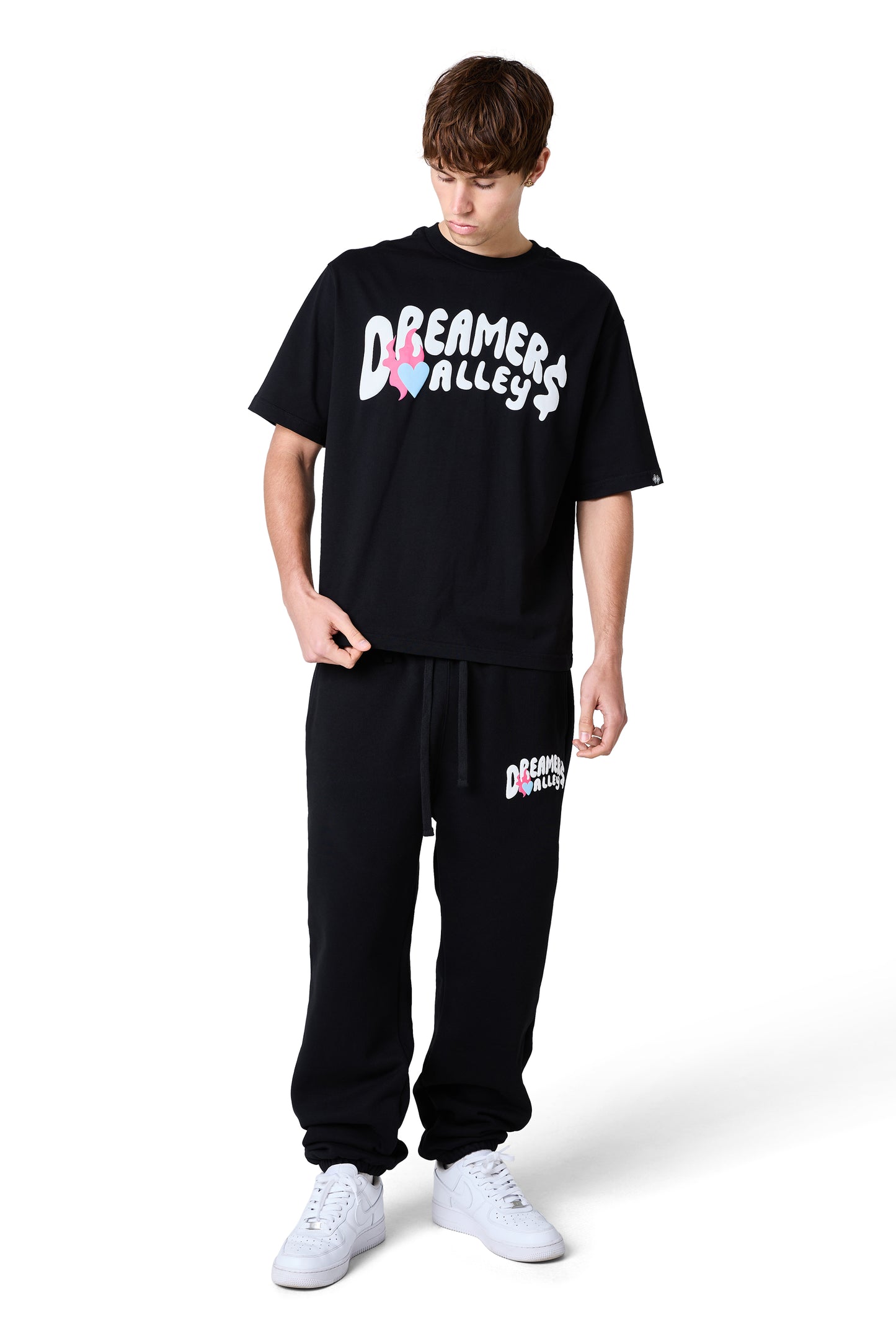 dreamers valley tee- black